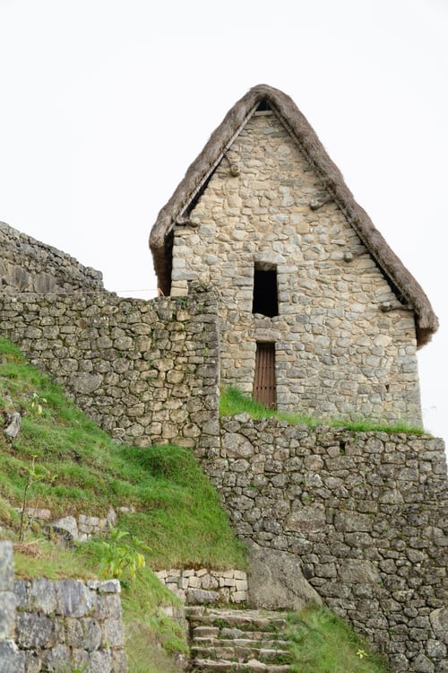 Preview: Vertical view of a guard house in Machu Picchu, Peru
