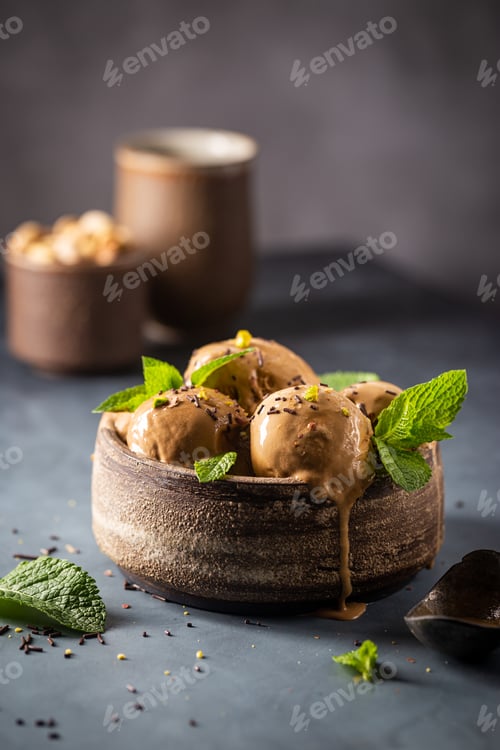 Preview: Coffee or chocolate ice cream