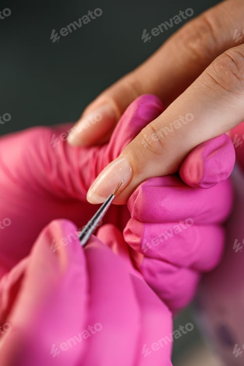 Preview: Applying Nail Polish with Thin Brush in Salon