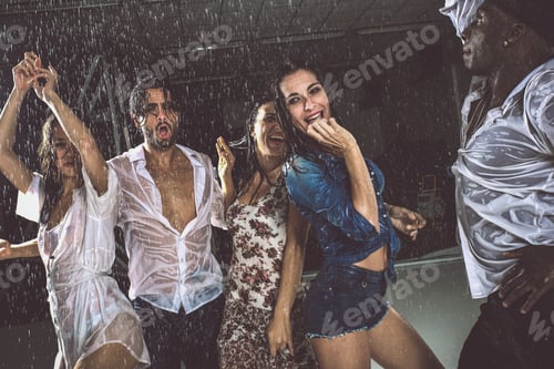 Preview: Friends under the rain