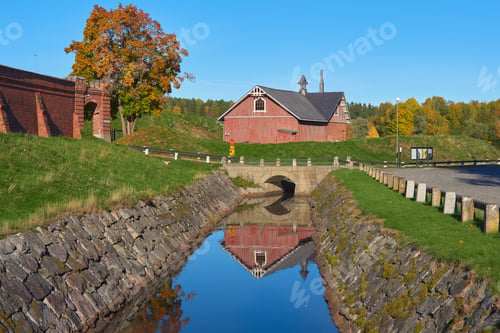 Preview: Moat around Hamenlinna Fortress.