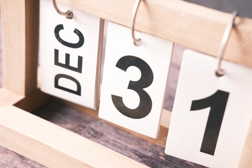Preview: wooden calendar set on the 31 of December.