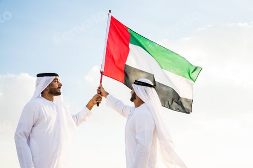 Preview: Arabic men in the desert