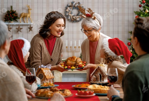 Preview: family celebrating Christmas