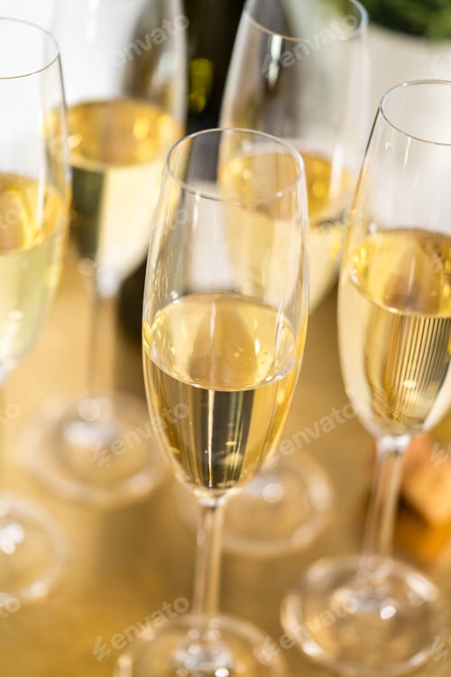 Preview: Champagne glasses
