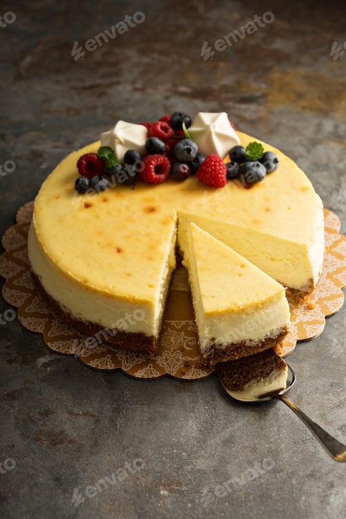 Preview: New York cheesecake on a cake stand