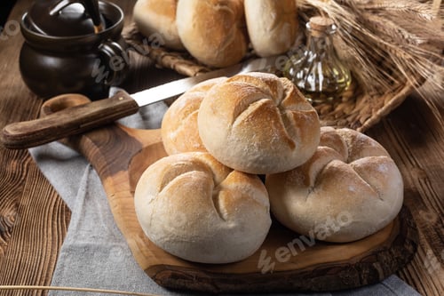 Preview: Fresh bread for breakfast.