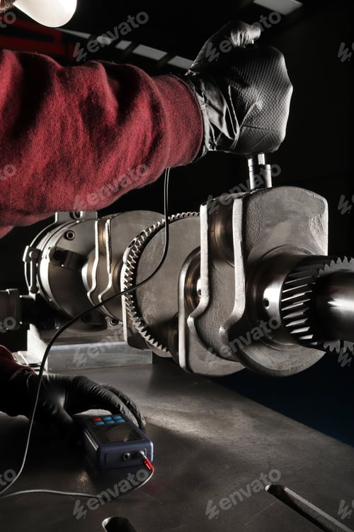Preview: Master makes metal hardness measurement. Crankshaft.