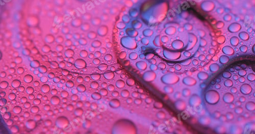 Preview: Beer can with water droplet