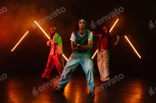 Preview: Group of hip hop dancer dancing together.