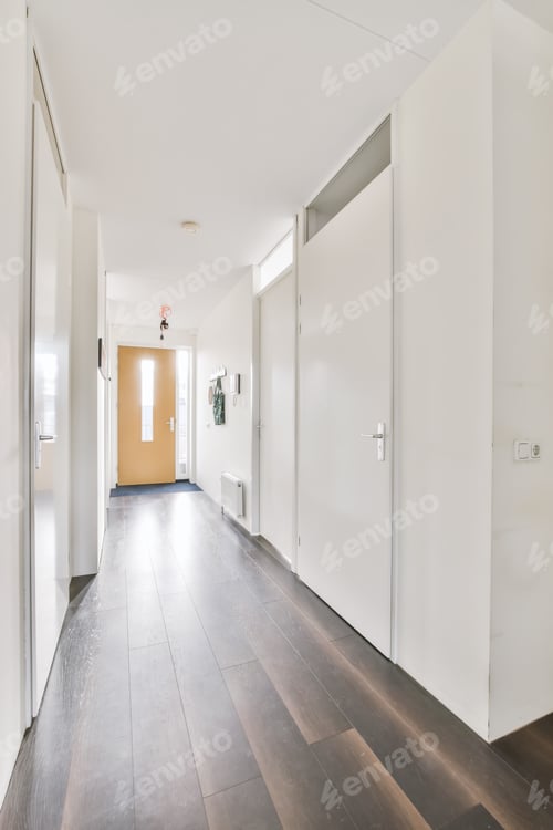 Preview: Attractive long hallway with dark parquet floors