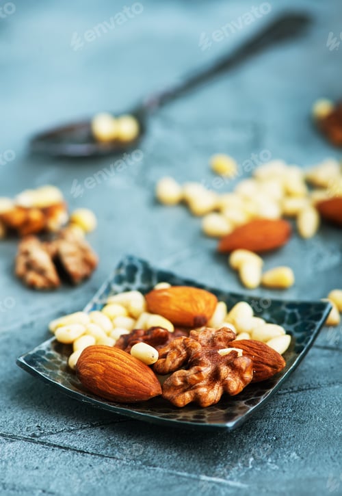 Preview: nuts