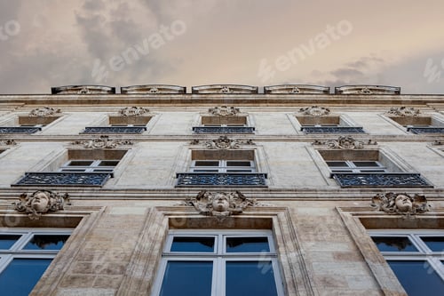 Preview: Stylish architecture in Bordeaux city