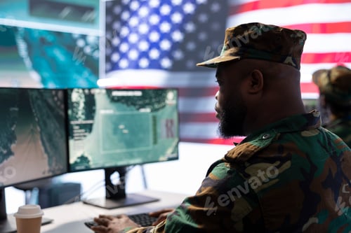 Preview: United States army soldier presenting his salute in government operations room
