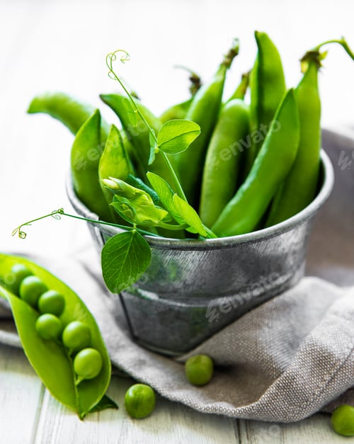 Preview: Pods of green peas