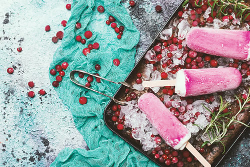 Preview: Top view pink cranberry popsicle