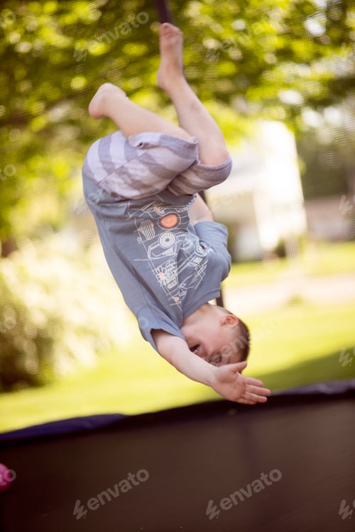 Preview: Trampoline flip