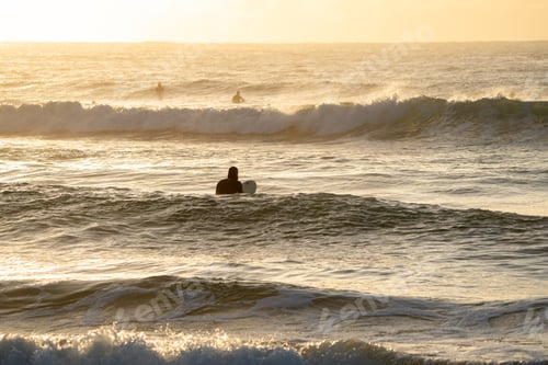 Preview: Sunrise Surfer