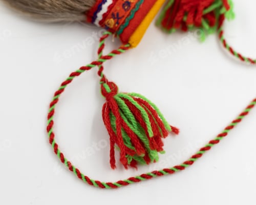 Preview: Tassels and a twisted two-tone strap of a Sami bag made of reindeer fur