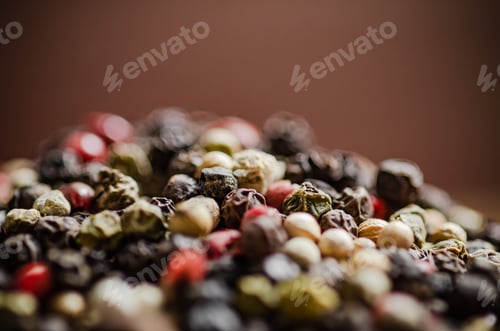 Preview: Peppercorn on rustic background.