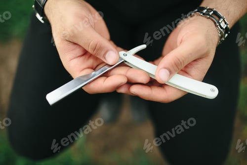 Preview: ancient blade in the hands of men
