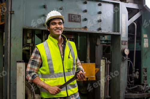 Preview: Manufacturing staff engineer in production of factory