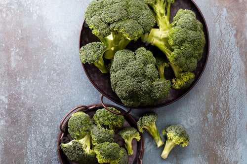 Preview: Fresch Broccoli slices on plate.