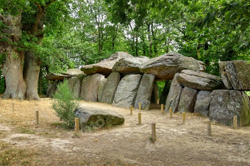Preview: Dolmen La Roche-aux-Fees - Neolithic Dolmens In Brittany
