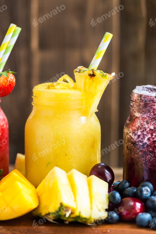 Preview: 3 delicious slushies from different berries and fruits