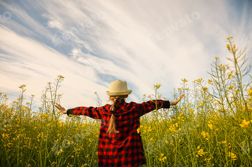 Preview: rear view of a happiness kid children Running with arms outstretched