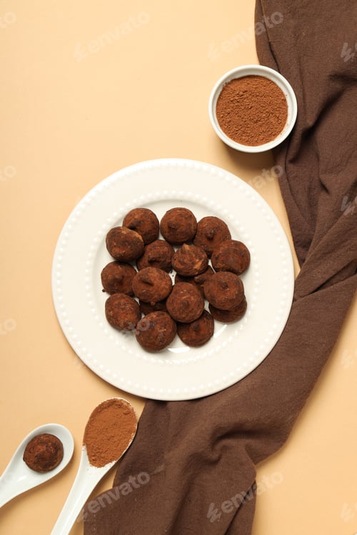 Preview: Chocolate truffles, concept of delicious sweet food
