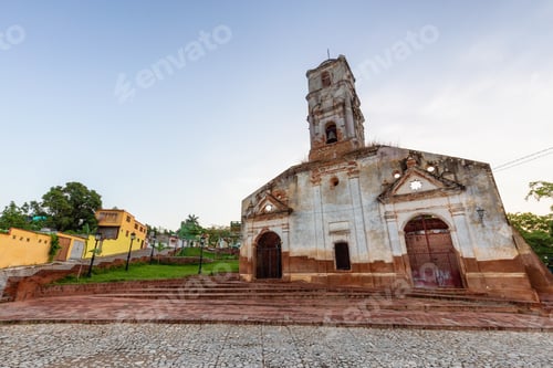 Preview: View of a Church in a small touristic Cuban Town