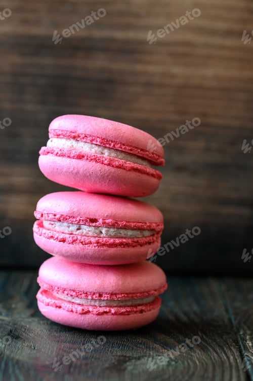 Preview: Macarons on the wooden background
