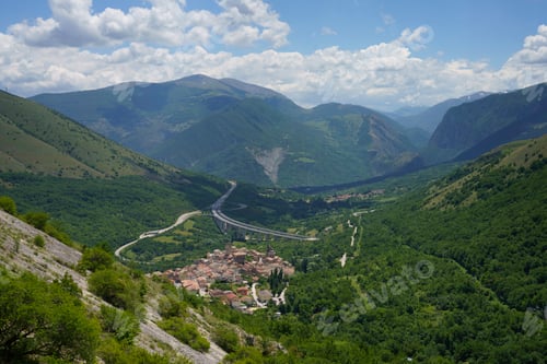 Preview: Landscape of Valle Peligna, Abruzzo, near Raiano and Anversa