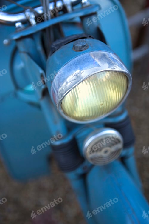 Preview: Moped