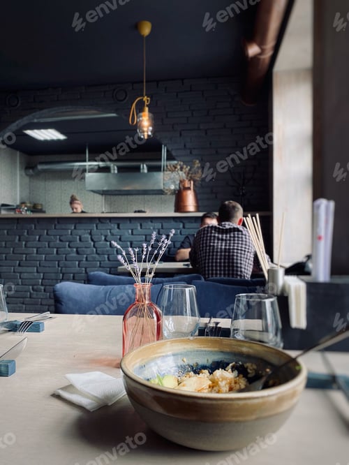 Preview: At the cafe