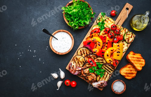 Preview: Grilled vegetables: colorful paprika, zucchini, eggplant, mushrooms, tomatoes and onions