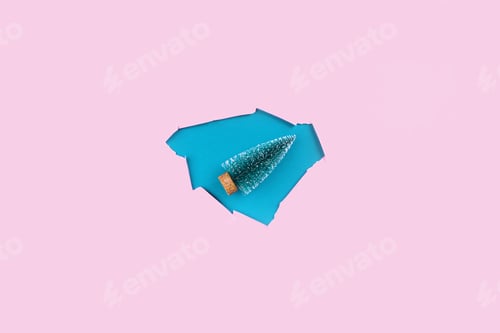 Preview: Toy christmas tree in Aqua paper hole on pink