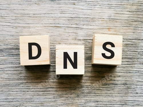 Preview: Phrase DNS on wooden cubes