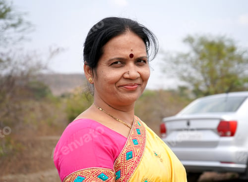 Preview: Portrait of Indian woman at outdoor.