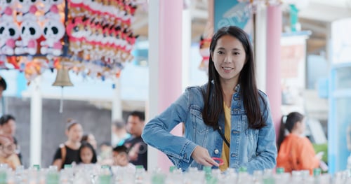 Preview: Woman play carnival games