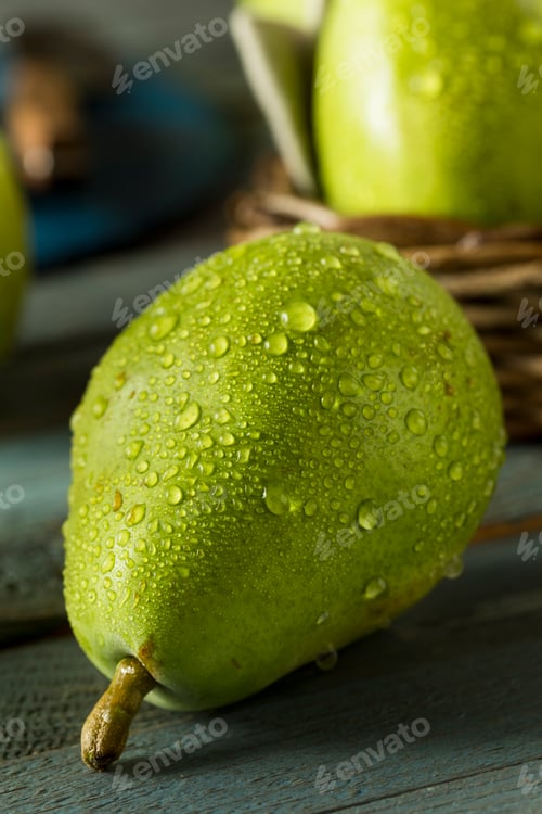 Preview: Raw Green Organic Danjou Pears