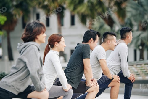 Preview: Young people doing deep lunges