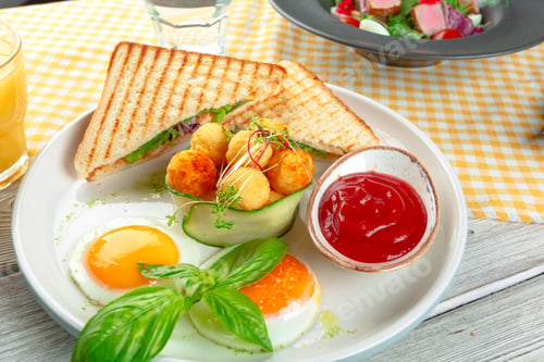 Preview: Club sandwich panini with ham, tomato, cheese and basil with cheese balls