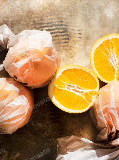 Preview: Studio shot of oranges on table