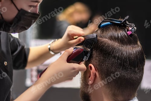 Preview: Step-by-step haircut parietal part of the head machine