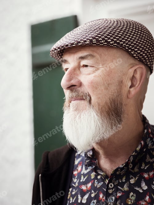 Preview: old man outdoor