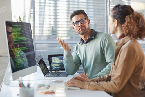 Preview: People discussing new software