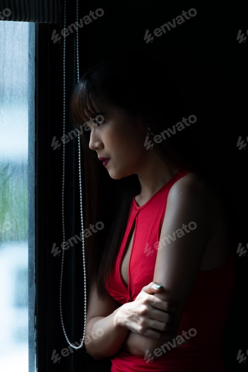 Preview: A young woman who has been a victim of human trafficking Must be in a state of fear,
