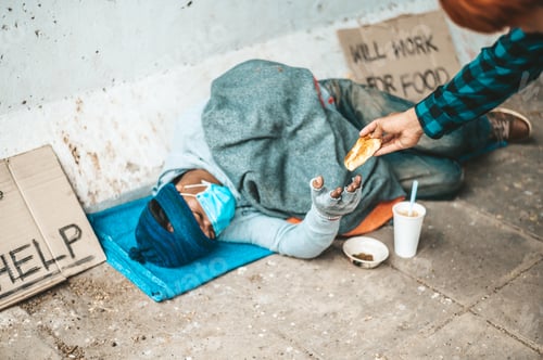 Preview: The bread-makers gave to the beggars who sat on the side of the road.